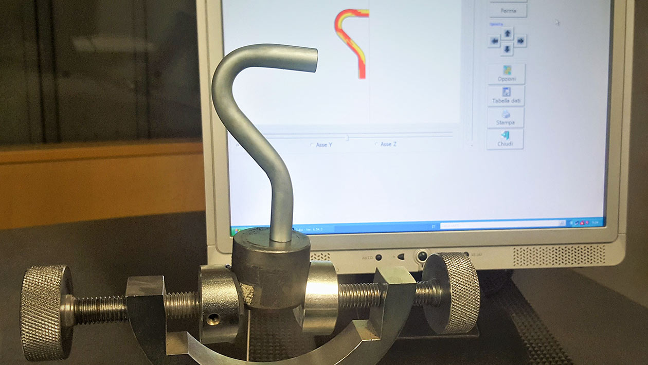 Tubi in metallo certificati | Strumentazione per controllo qualità tubi metallici personalizzati