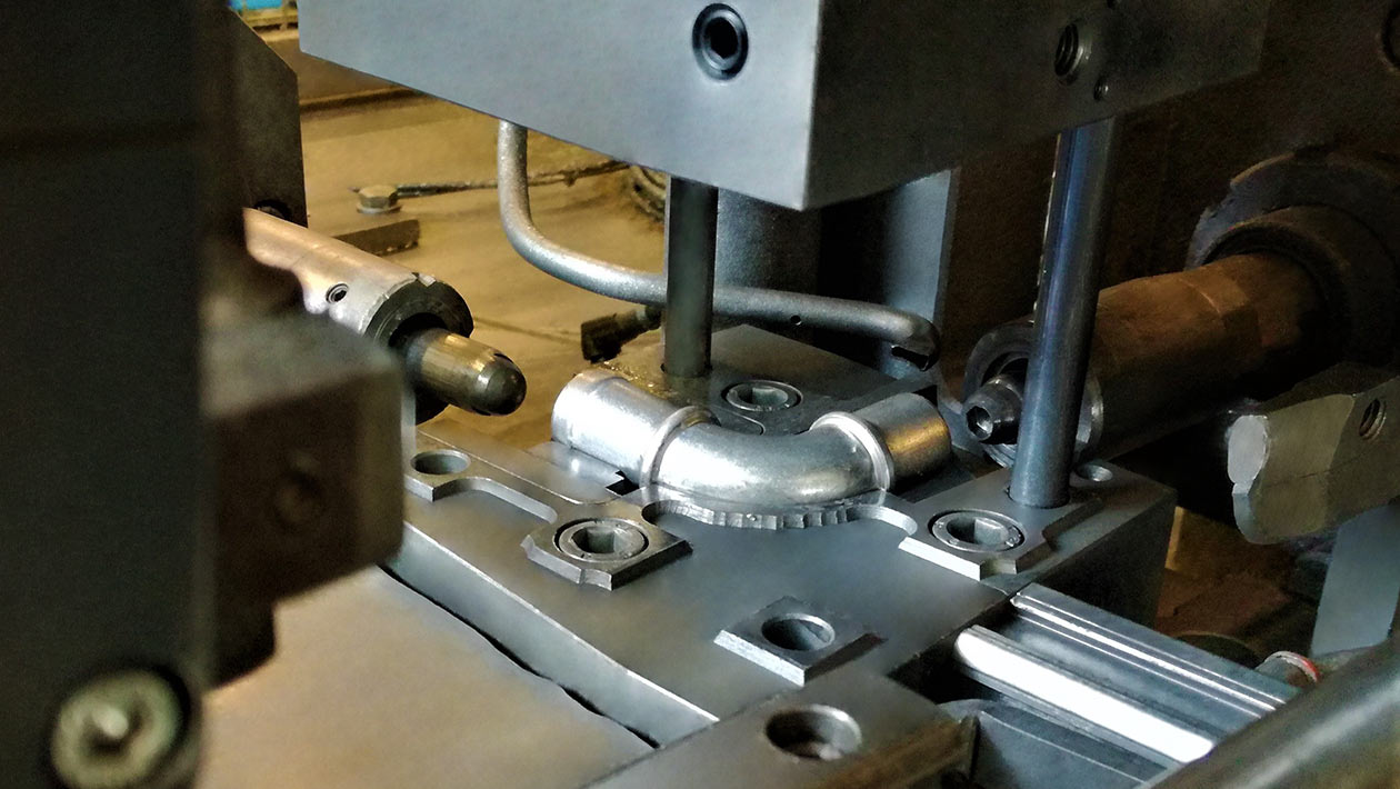 Realizzazione tubi su disegno con curvature e materiali personalizzati | Controllo qualità realizzazione tubi